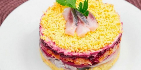 Херинга под покритие от кожа: 10 класически рецепти + слоеве в ред